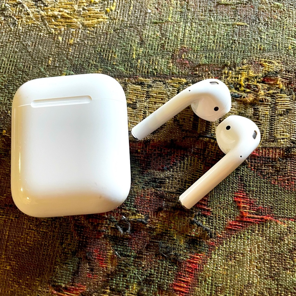 Apple AirPods 2nd generation